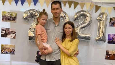 "Чоловіків роздягали до пояса — дивилися, чи немає наколок українських". Історія переселенця з Херсона "Чоловіків роздягали до пояса — дивилися, чи немає наколок українських". Історія переселенця з Херсона
