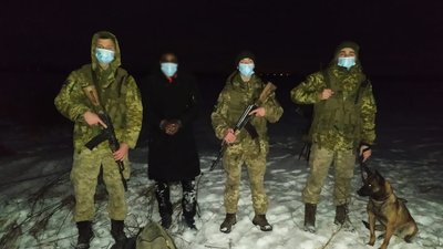 На Закарпатті іноземець намагався потрапити до Словаччини через річку Уж На Закарпатті іноземець намагався потрапити до Словаччини через річку Уж
