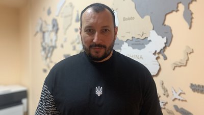 Директор обласного центру зайнятості Дмитро Оборонько Директор обласного центру зайнятості Дмитро Оборонько