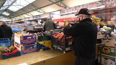 На ринку "Андріївському" у Рівному провели карантинні перевірки