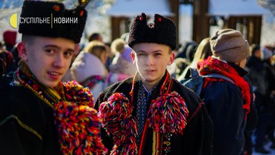 "Проживіть. Прослухайте, прочуйтеся!". Репортаж про коляду й Різдво в Криворівні "Проживіть. Прослухайте, прочуйтеся!". Репортаж про коляду й Різдво в Криворівні