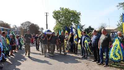 Загинув під час штурму на Куп'янському напрямку: на Черкащині прощалися з воїном Загинув під час штурму на Куп'янському напрямку: на Черкащині прощалися з воїном