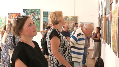 "Династія. Три епохи мистецтва": в Черкасах відкрили виставку робіт родини Сірих