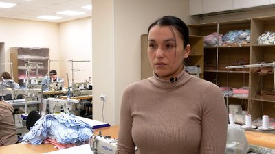 У Чернігові відновило роботу одне з виробництв з пошиття дитячого одягу У Чернігові відновило роботу одне з виробництв з пошиття дитячого одягу