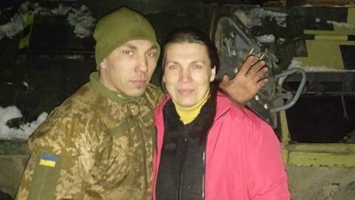 "З проханням допомогти до мене звернувся син". Волонтерка з Житомирщини збирає гуманітарну допомогу для Херсонщини "З проханням допомогти до мене звернувся син". Волонтерка з Житомирщини збирає гуманітарну допомогу для Херсонщини