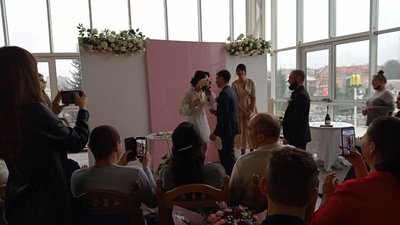 "Щоб не забути дату весілля" – так сумські молодята пояснюють, чому побралися у паліндромну дату "Щоб не забути дату весілля" – так сумські молодята пояснюють, чому побралися у паліндромну дату