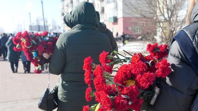 "Загинули разом, захищаючи всіх нас". У Шостці провели в останню путь Руслана Тарасенка та Андрія Реву "Загинули разом, захищаючи всіх нас". У Шостці провели в останню путь Руслана Тарасенка та Андрія Реву