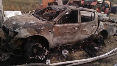 На Одещині вогонь знищив автівку та 15 тонн сіна На Одещині вогонь знищив автівку та 15 тонн сіна