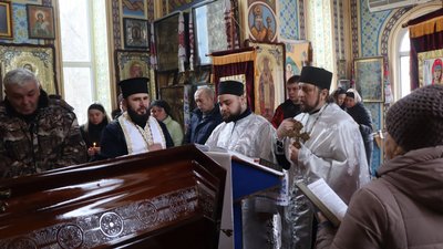 В Охтирці на Сумщині попрощалися з військовим Сергієм Голубченком В Охтирці на Сумщині попрощалися з військовим Сергієм Голубченком