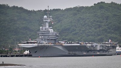 Авіаносець ВМС Франції