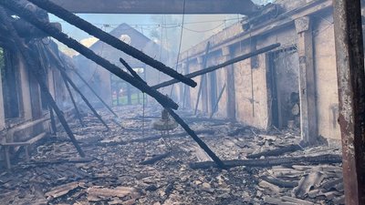 На Харківщині від російського обстрілу згоріла майстерня агрофірми