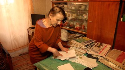 На Житомирщині жителька райцентру скаржиться на сусідів – підбирають ключі до квартири та обкрадають