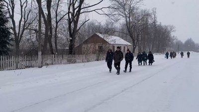 Пошкоджений майже кожен другий будинок: як живуть люди на Чернігівщині за 1 км від кордону з Росією