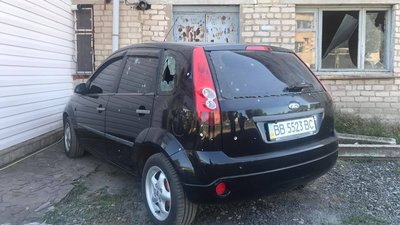 Також обстрілом були пошкоджені кілька автівок.