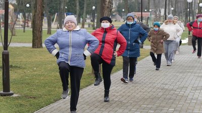 «Спортивні бабусі» Покрова: на зарядку як на свято