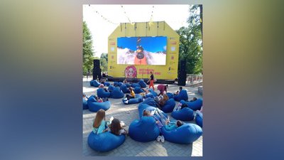 У Коростені на Житомирщині провели фестиваль вуличного кіно У Коростені на Житомирщині провели фестиваль вуличного кіно