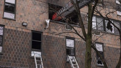У Нью-Йорку під час пожежі в 19-поверховому будинку загинули 19 людей, з них дев'ять – діти