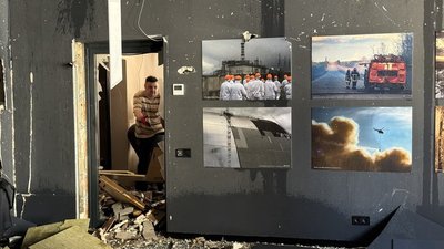 Пошкодженний Національний музей "Чорнобиль" внаслідок російського обстрілу