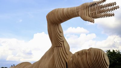 У Києві відкрили інсталяцію, яка не дісталася Burning Man
