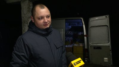 Виїжджають уночі та їдуть по 4 години: як везуть хліб з Чернігова до прикордонної Семенівки, яку обстрілюють росіяни Виїжджають уночі та їдуть по 4 години: як везуть хліб з Чернігова до прикордонної Семенівки, яку обстрілюють росіяни