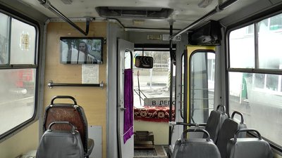 Монітор у тролейбусі Монітор у тролейбусі
