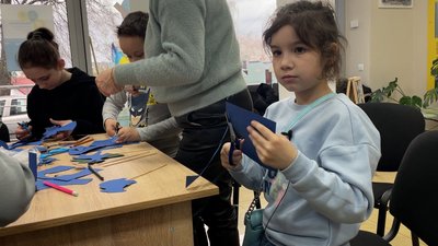 У Рівному зіграли виставу та провели майстерклас для дітей з Маріуполя