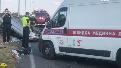 У Дніпрі зіткнулися два легковики: загинула однорічна дитина