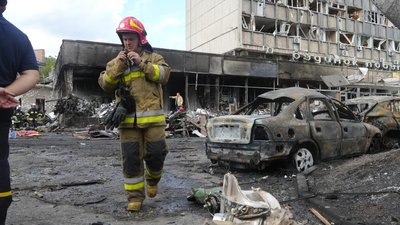 Обстріл Вінниці, військовий облік жінок, Ахметов більше не олігарх. Війна. Головне за тиждень