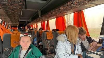 На Херсонщину повернули 24 дитини, яких вивезли військові РФ На Херсонщину повернули 24 дитини, яких вивезли військові РФ