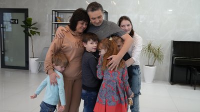 Сергій Кривко з жінкою і дітьми Сергій Кривко з жінкою і дітьми
