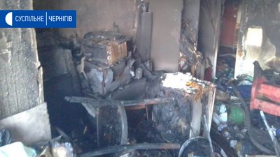 У Чернігові під час пожежі в квартирі господарка отруїлась газом, 15 людей евакуювали У Чернігові під час пожежі в квартирі господарка отруїлась газом, 15 людей евакуювали