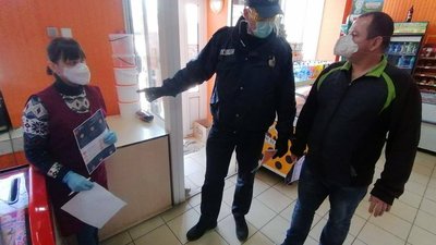 Житомирські поліцейські перевіряють, як у містах та селах області дотримуються карантину