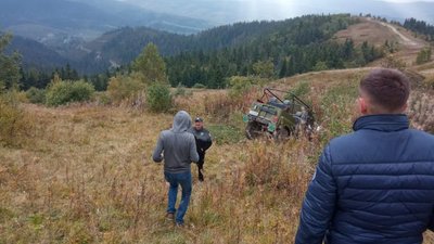 У горах на Львівщині перекинулося авто із туристами: є травмовані