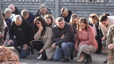 Попрощалися з полеглим під Бахмутом бійцем Попрощалися з полеглим під Бахмутом бійцем