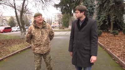 Полковник 95-тої бригади Олександр Пухальський про перший стрибок з парашутом, пайки та війну на сході України