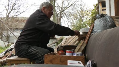 Облаштував галерею в подвір'ї. Василь Лихопій Облаштував галерею в подвір'ї. Василь Лихопій