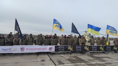 Рекорд України: в Чугуєві на Харківщині ексвійськовий з протезом протягнув літак Ан-26 Рекорд України: в Чугуєві на Харківщині ексвійськовий з протезом протягнув літак Ан-26