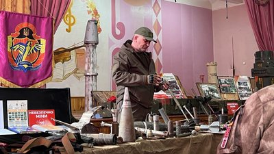 У Тернополі волонтери організували урок "Мінної безпеки" У Тернополі волонтери організували урок "Мінної безпеки"