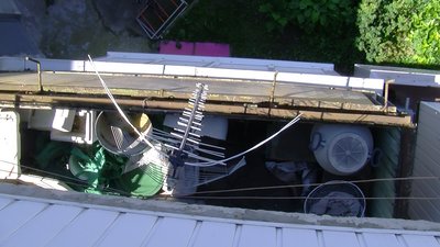 Сміття до стелі. Лучанин 20 років захаращує квартиру Сміття до стелі. Лучанин 20 років захаращує квартиру
