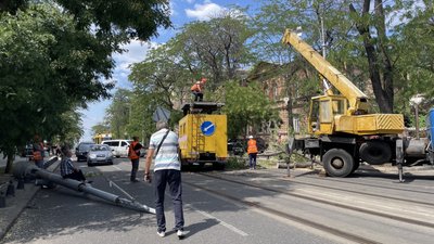 На вулиці Софіївській впав стовп, 1 серпня 2024 рік