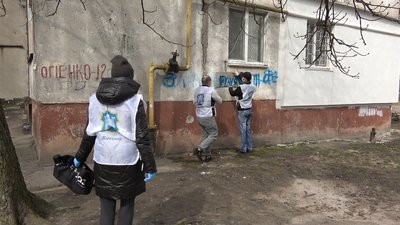 Орнаментом вишивки по наркотикам – у Житомирі триває акція з протидії поширенню наркоманії Орнаментом вишивки по наркотикам – у Житомирі триває акція з протидії поширенню наркоманії