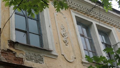 На Сумщині глухівчани чотири роки збирають гроші на ремонт пам'ятки архітектури, сортуючи сміття На Сумщині глухівчани чотири роки збирають гроші на ремонт пам'ятки архітектури, сортуючи сміття