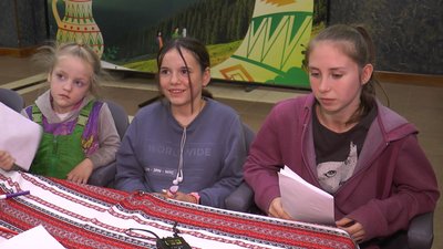 Діти-сироти зі Сходу та Півдня, які проживають на Франківщині, написали листи до Миколая Діти-сироти зі Сходу та Півдня, які проживають на Франківщині, написали листи до Миколая