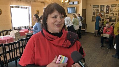 "Тепла коробочка": у Луцьку волонтери готують подарунки для військових "Тепла коробочка": у Луцьку волонтери готують подарунки для військових