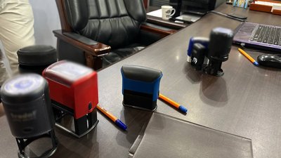 Підроблювали документи. У Києві викрили нотаріуса та його помічницю Підроблювали документи. У Києві викрили нотаріуса та його помічницю