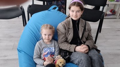 Іграшки, одяг, книжки: діти-сироти у Житомирі отримали подарунки від австрійських родин Іграшки, одяг, книжки: діти-сироти у Житомирі отримали подарунки від австрійських родин