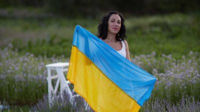 "Пішли за мрією". Історія родини з Харкова, яка переїхала в село та заснувала лавандову ферму "Пішли за мрією". Історія родини з Харкова, яка переїхала в село та заснувала лавандову ферму