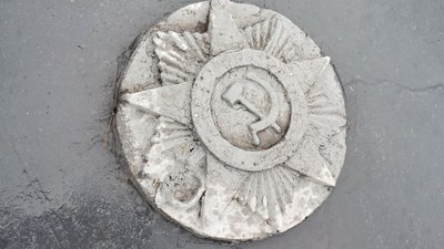 У Вільшанці на Кіровоградщині демонтували не усі пам'ятники з радянською символікою. Що кажуть у громаді У Вільшанці на Кіровоградщині демонтували не усі пам'ятники з радянською символікою. Що кажуть у громаді
