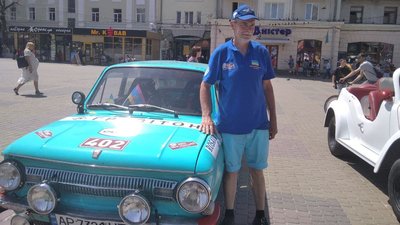 У Тернополі презентували виставку ретро-автомобілів У Тернополі презентували виставку ретро-автомобілів
