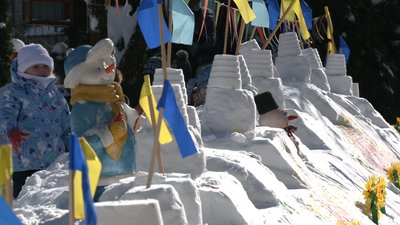 У Рівному триває конкурс серед дошкільнят на найдовшу та патріотично-креативну фортецю